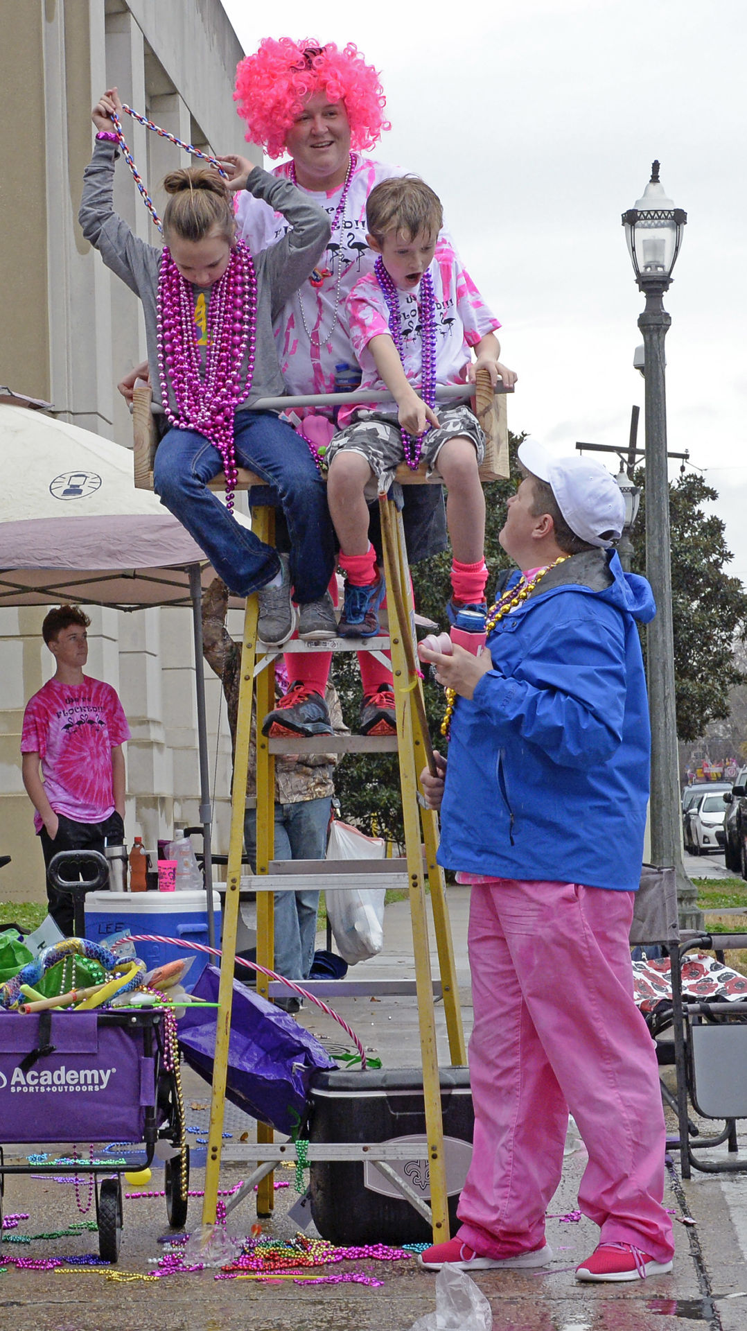 BR.spanishtownparade0622.021118 bf